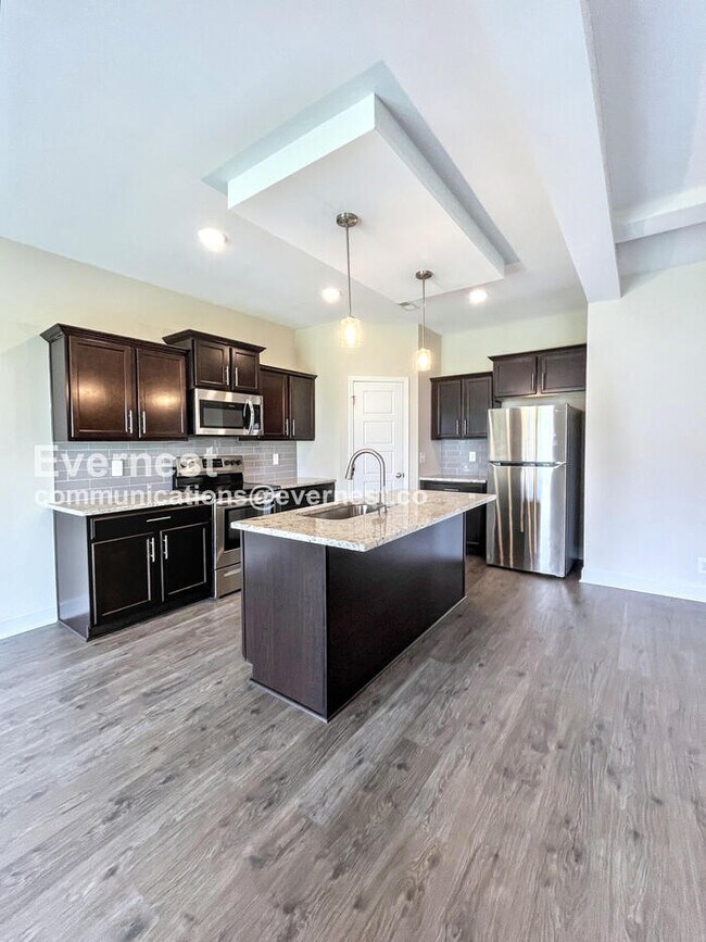 829 Marksman Ct, Clarksville, TN 37042 - photo 2