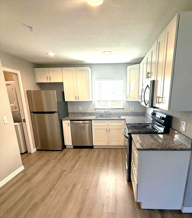 1935 Ave O SW Unit 107, Winter Haven, FL 33880