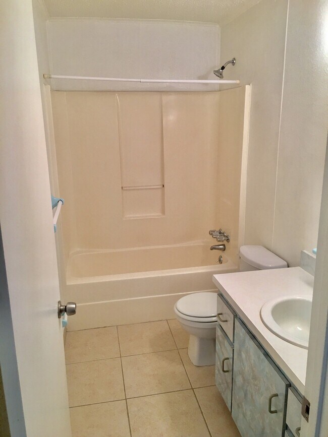 436 Village Ct, Minneola, FL 34715 - photo 2