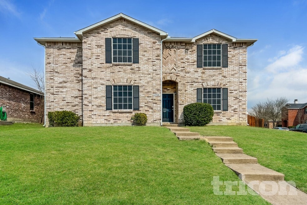 2904 Crimson Clover Dr, Lancaster, TX 75134 - photo 1