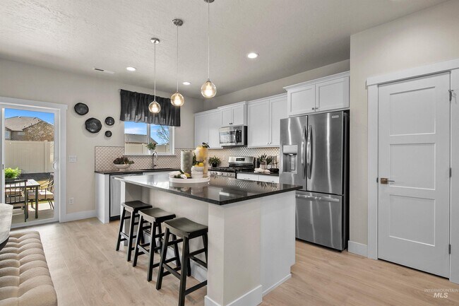 19403 Snowyside Way, Caldwell, ID 83605 - photo 2