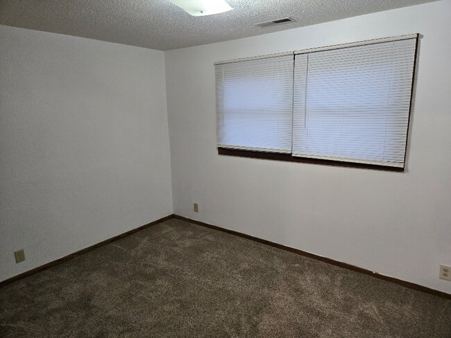 707 Bluff St unit 3, Shelby, IA 51570 - photo 7