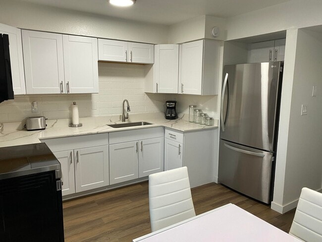 Dobbins Place, Glendale, AZ 85301 - photo 2