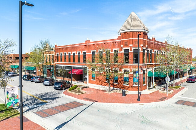 Downtown Olathe is an excellent choice for shopping and a night out for dinner.