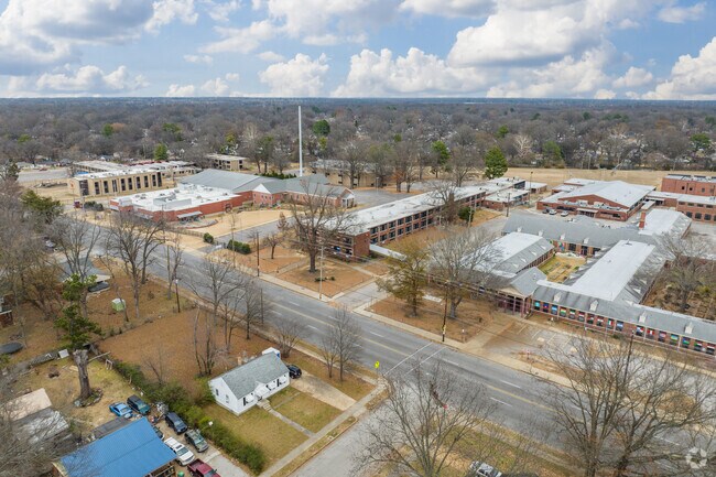 Kingsbury Middle School is a part of Shelby County Public Schools.