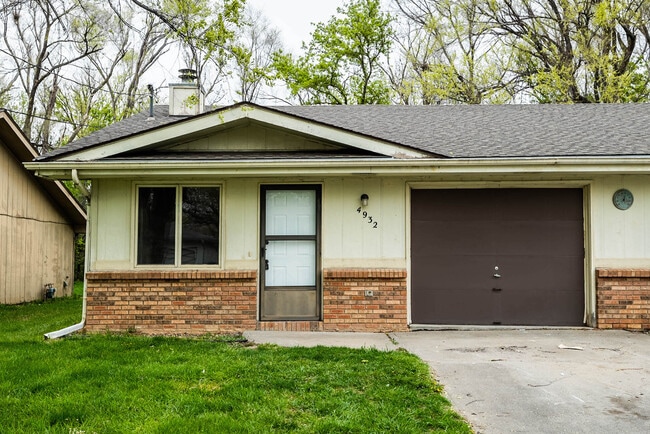 4934 Robin Dr, Omaha, NE 68157 - photo 2