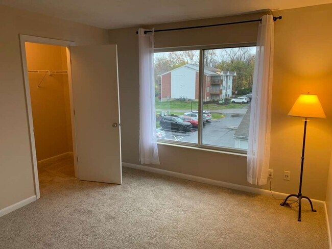 533 Aspen Glen Dr unit 311, Cincinnati, OH 45244 - photo 6