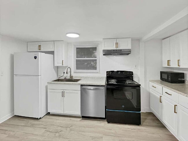 2006 Texas Ave, Savannah, GA 31404 - photo 3