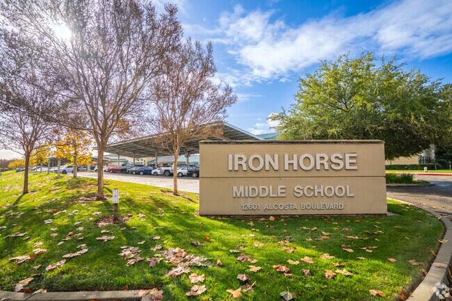 Iron Horse Middle School focuses on what a student should know, understand, or comprehend.