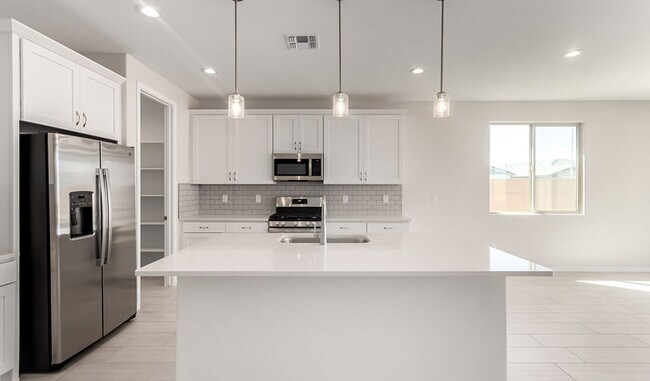 5036 W Roundhouse Rd, Phoenix, AZ 85339 - photo 2