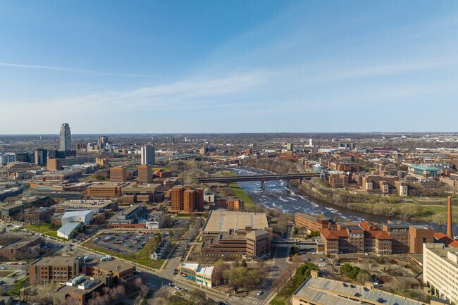 The University of Minnesota Twin Cities Campus is north of Riverside Avenue in Minnesota.
