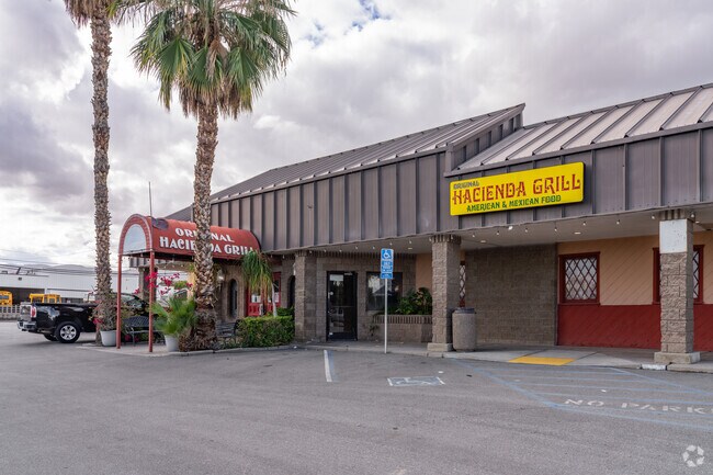 Ford City diners enjoy tacos and fajitas at Original Hacienda Grill’s casual setting.