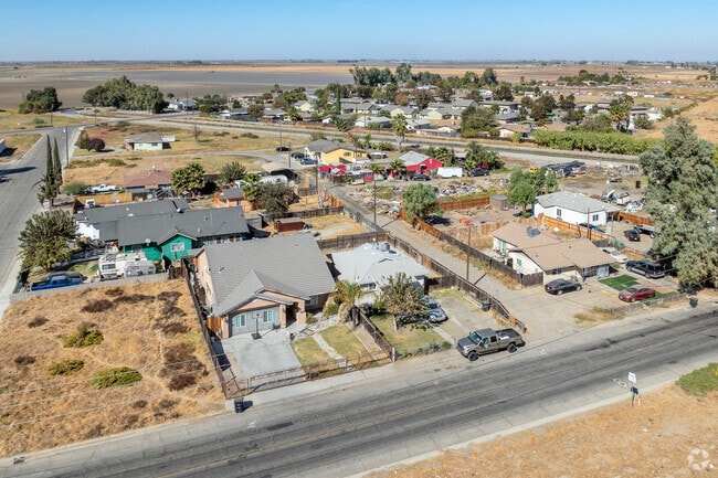 South Dos Palos is a small community featuring a rural lifestyle.
