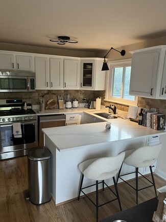7502 Garden Ln Unit 1, Justice, IL 60458