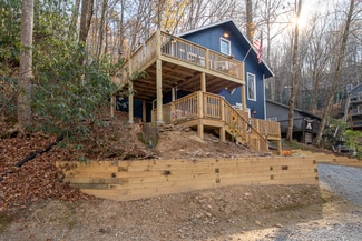 524 Clubhouse Dr, Banner Elk, NC 28604