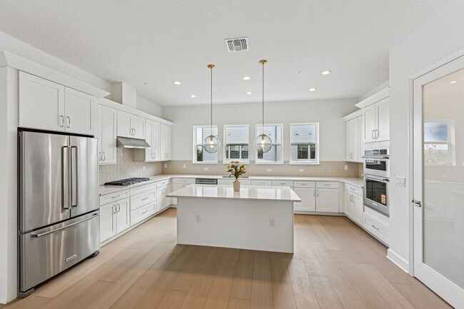 2174 Whitney Marsh Aly, Orlando, FL 32804 - photo 5