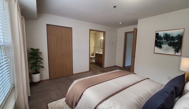 Bedroom with en suite bathroom