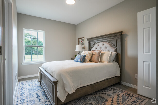 2BR, 2BA - 1020SF - Primary Bedroom