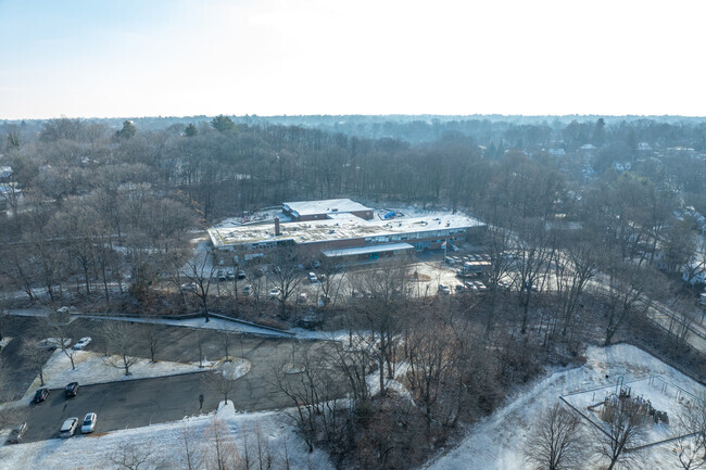 Highview Elementary School serves elementary students.