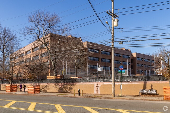 IS 075 is a highly rated public school in Staten Island.