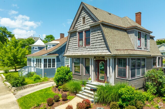 Rehabbed historic homes line the streets of Downtown St. Charles.