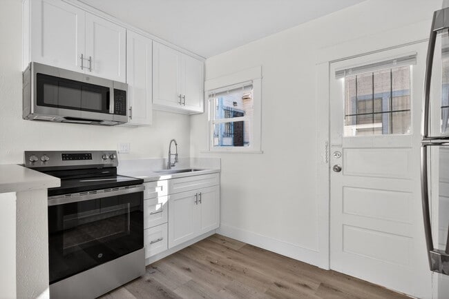 525 Chestnut Ave unit 527-01, Long Beach, CA 90802 - photo 3