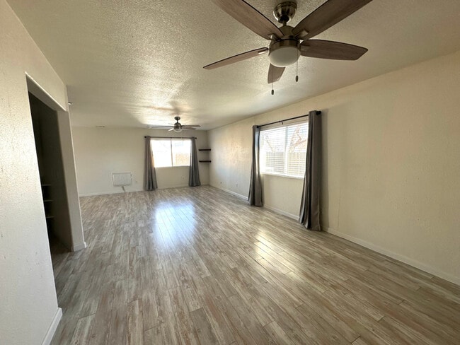 143 E Richards St, Fallon, NV 89406 - photo 2