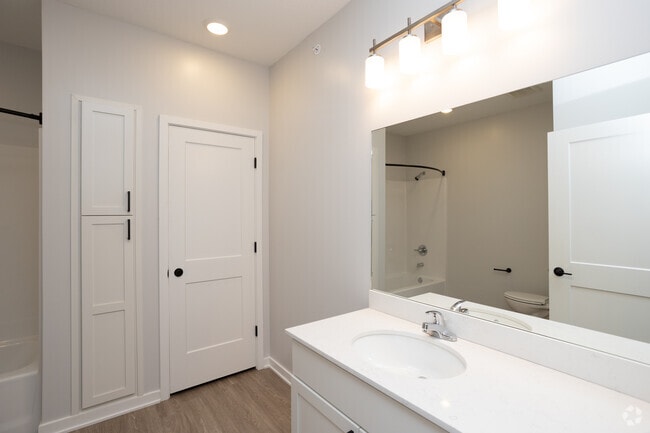 Digs on Park Ave, Omaha, NE 68105 - photo 5