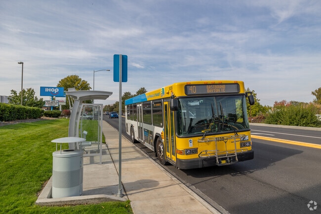 Public transit keeps Metaline connected with reliable Ben Franklin Transit services.