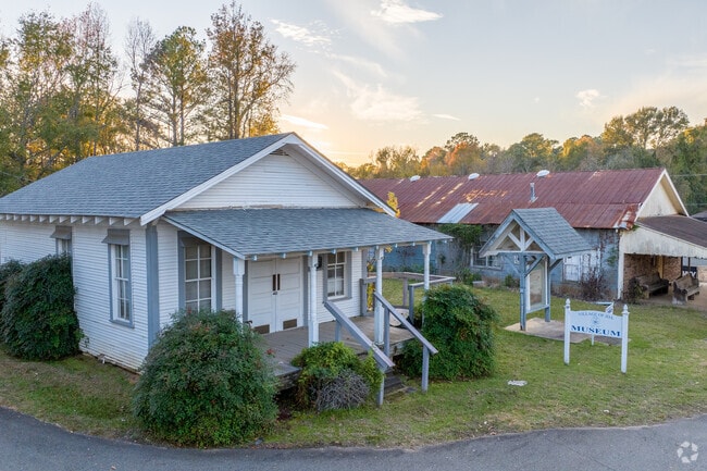 The Capt. Fletcher Adams Air Force Museum in Ida-Hosston honors WWII fighter pilots.