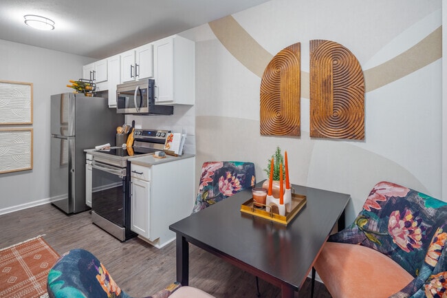 3BR, 3BA - C2 - 1,126SF - Kitchen