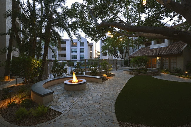 Del Prado, Phoenix, AZ 85018 - photo 2