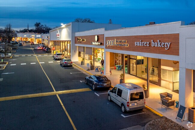 Freedom Park residents have easy access to the trendy Park Road Shopping Center.