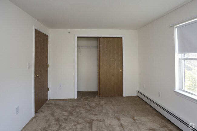 Windshire Gardens, Dover, NH 03820 - photo 5