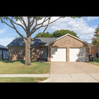 1203 Trenton Ln, Euless, TX 76040
