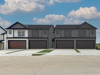 5922 Butterfield Dr, Bettendorf, IA 52722