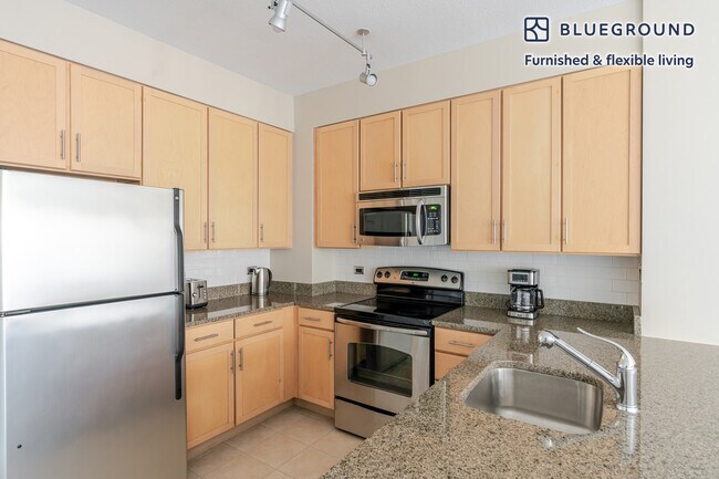 443 New York Ave NW unit FL6-ID1068, Washington, DC 20001 - photo 5