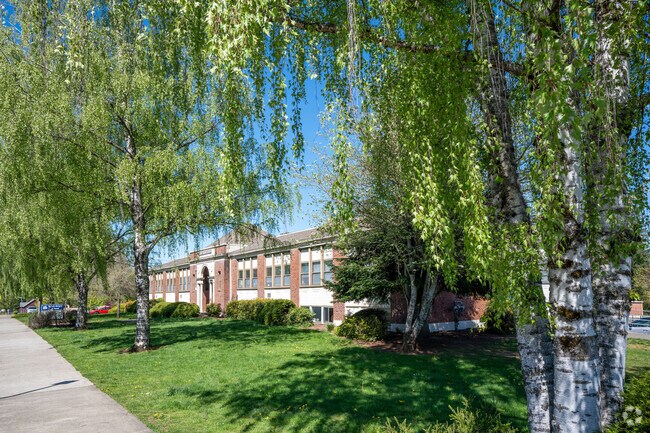Sandy Grade School 04