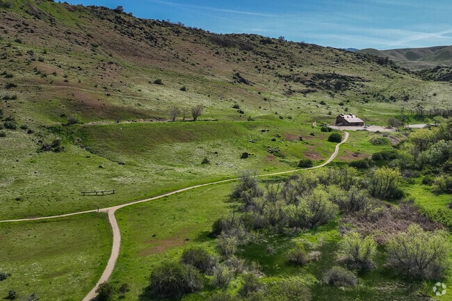 You’ll love living the active lifestyle of the Boise foothills in Harris Ranch.