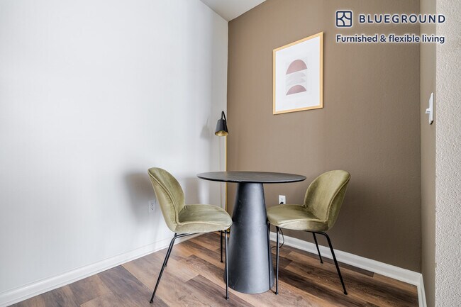 11501 Century Oaks Terrace unit FL3-ID304, Austin, TX 78758 - photo 6