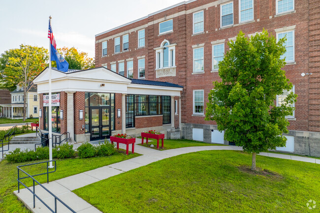 Stevens High School is the only public high school in Claremont and serves grades 9-12.