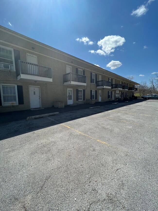100 Carter Dr unit 1, Princeton, WV 24740 - photo 2
