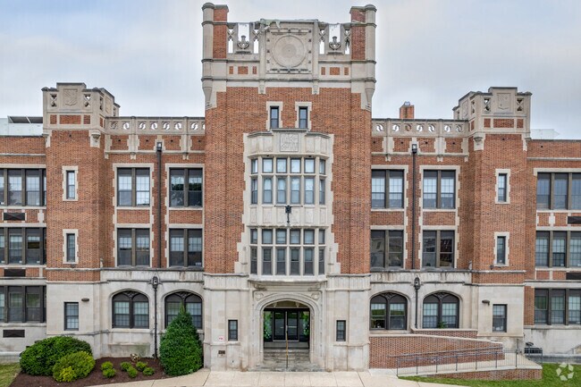 Green Street Academy emphasizes project‑based learning for grades 6–12.