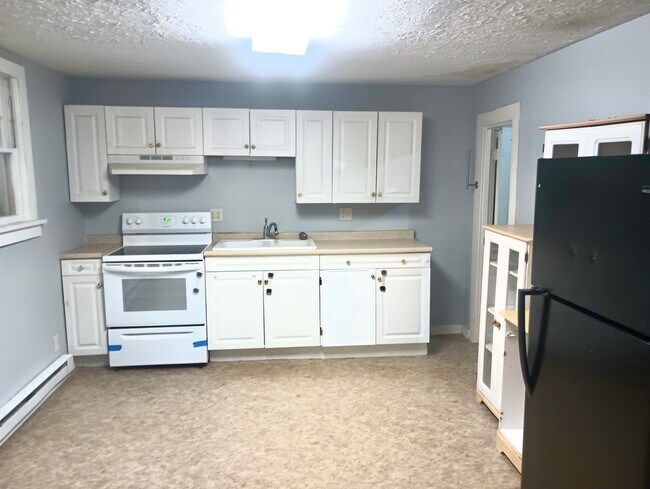 227 S Main St unit 227 S Main, Tipton, IN 46072 - photo 3