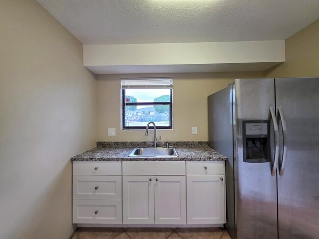 902 Riverside Dr, Greenacres, FL 33463 - photo 2