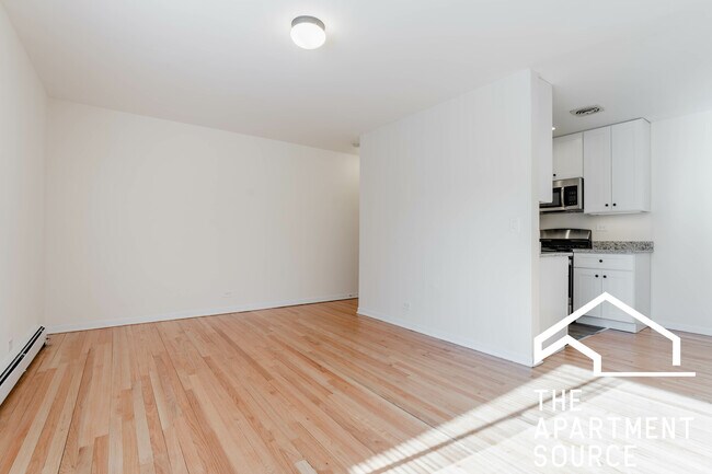 424 W Oakdale Ave unit 301, Chicago, IL 60657 - photo 4
