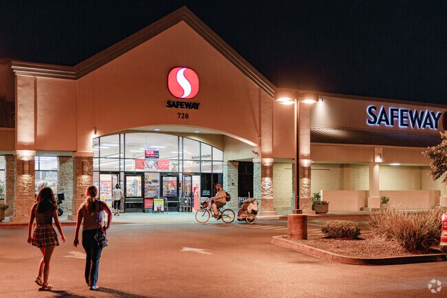 East Street residents grab last minute essentials before Safeway closes.