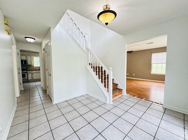 1900 Rocksram Dr, Buford, GA 30519 - photo 4