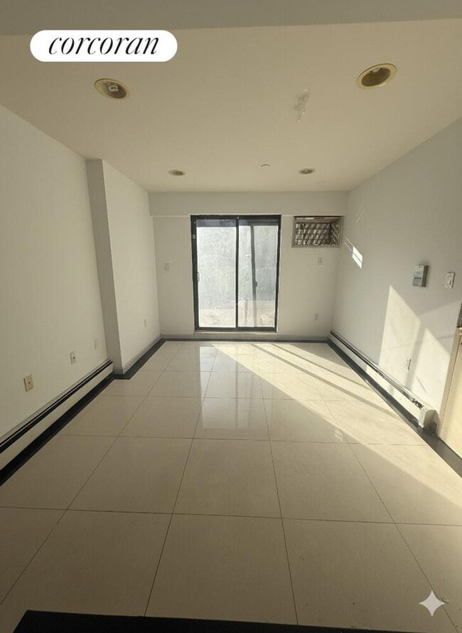 163-10 89th Ave, Queens, NY 11432