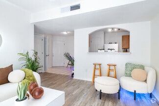 2060 S Triviz Dr, Las Cruces, NM 88001